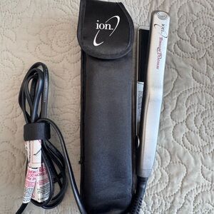 ion travel Silver Hair Straightener